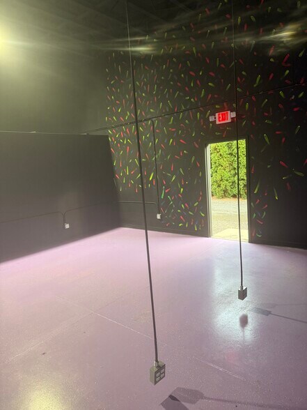 More Photos Of 900 13th #6 &7 ave, Quincy Storefront Retail Office For Lease