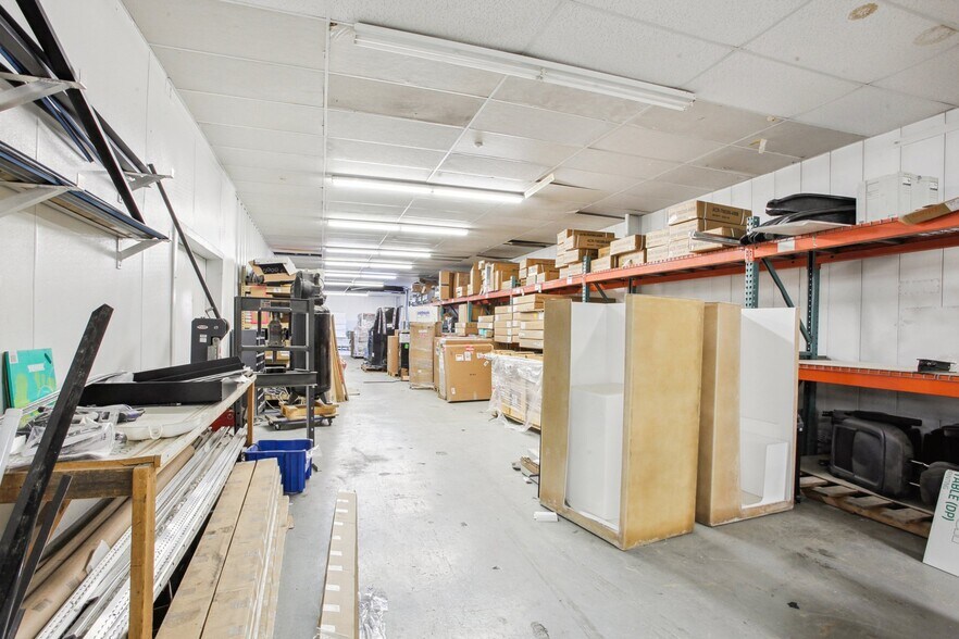 More Photos Of 711 S Bowen St, Longmont Warehouse For Lease