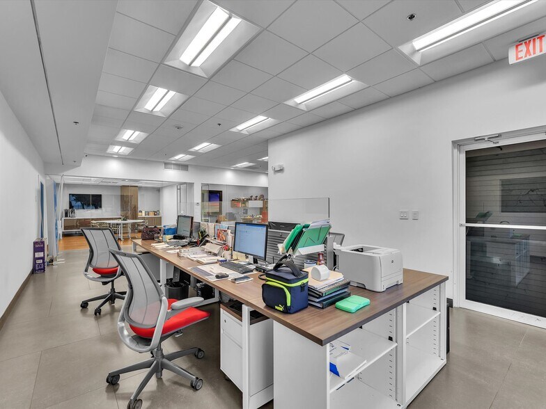 More Photos Of 10855 NW 27th St, Doral Warehouse For Lease