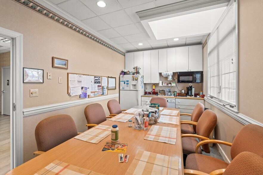 More Photos Of 1011 Lindsay St, High Point Medical For Sale