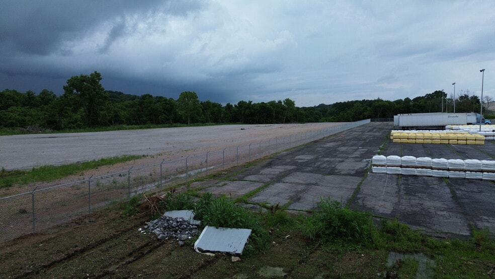 More Photos Of 981 Industrial Park Rd, Columbia Land For Lease