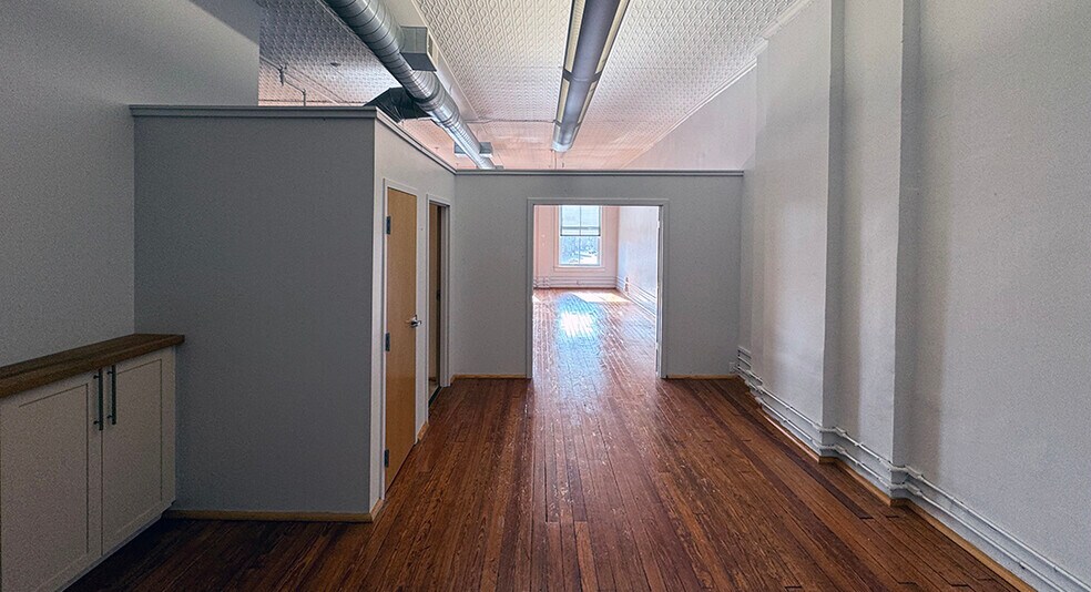 More Photos Of 23 W Broad St, Richmond Office For Sale