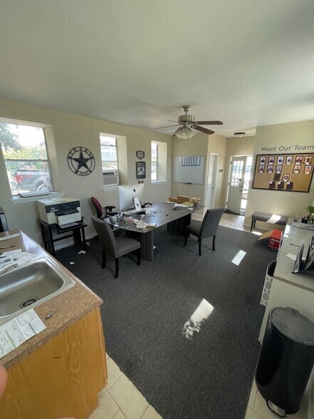 More Photos Of 1630 County Road 279, Liberty Hill Warehouse For Lease