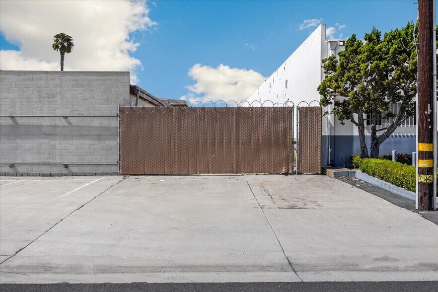 More Photos Of 1409 E St. Gertrude Pl, Santa Ana Warehouse For Sale