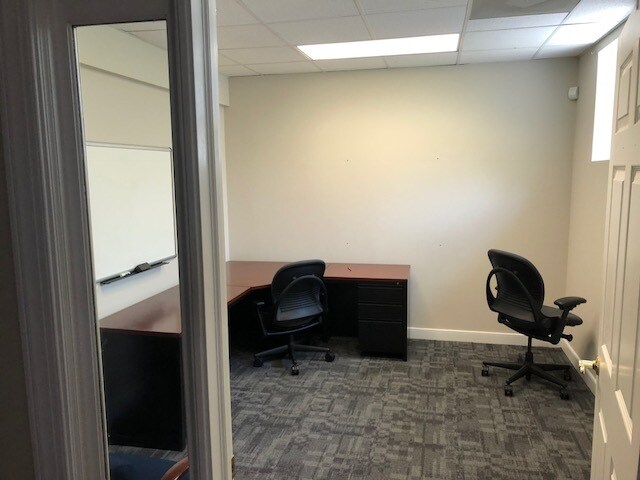 More Photos Of 1900 Manakin Rd, Manakin Sabot Office For Lease