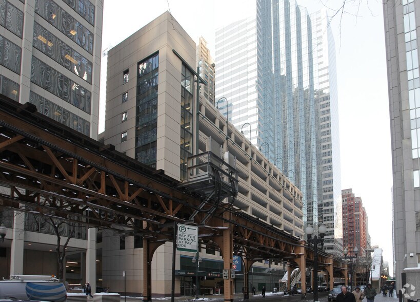 More Photos Of 201 W Madison St, Chicago Parking Garage For Lease