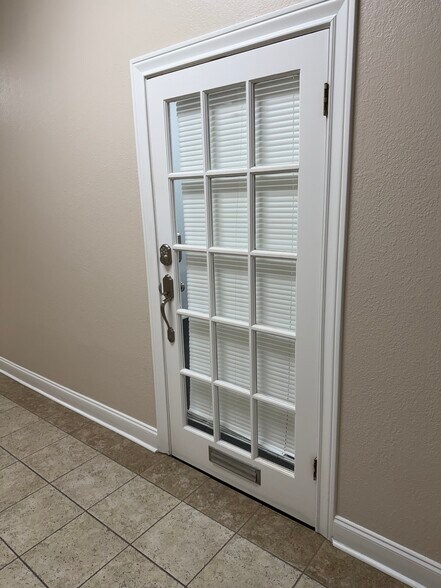 More Photos Of 6025 Heards Ln, Galveston Office For Lease