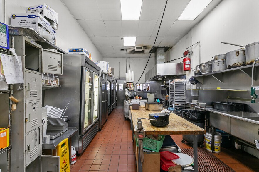 More Photos Of 5701 Figueroa St, Los Angeles Storefront For Sale