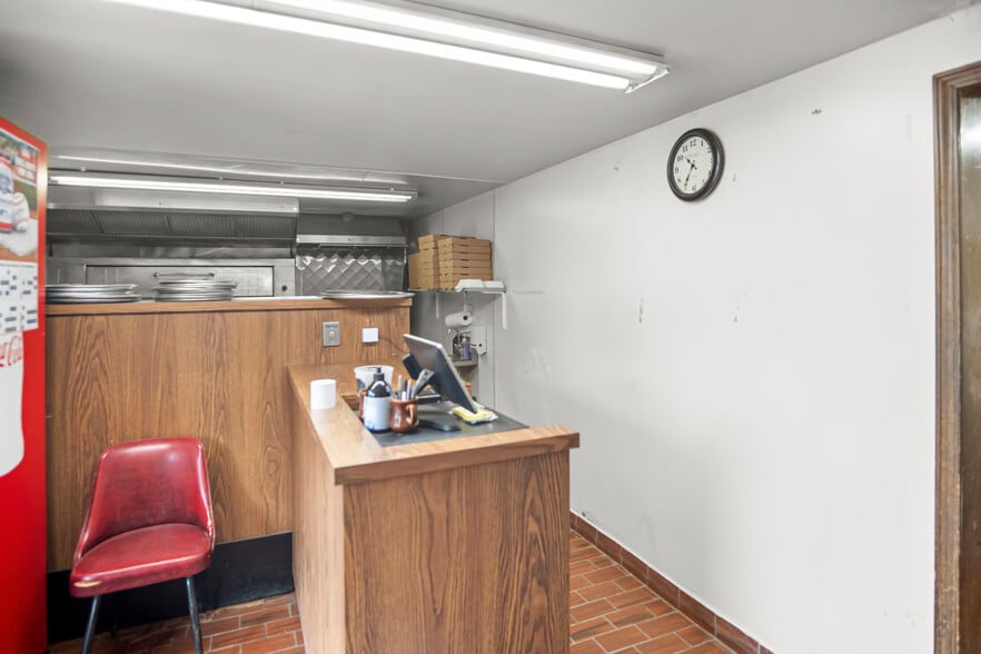 More Photos Of 5600 Lapeer Rd, Kimball Restaurant For Sale