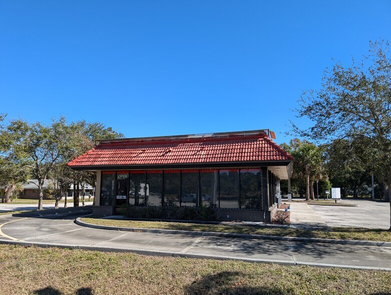 More Photos Of 8680 Us-1, Sebastian Fast Food For Lease