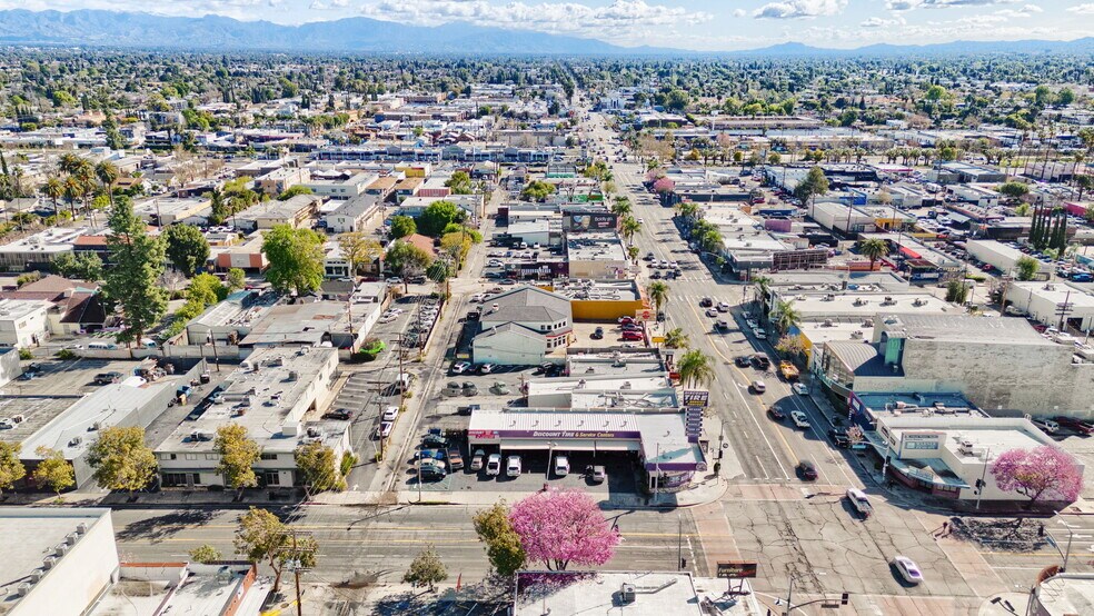 More Photos Of 21627 Sherman Way, Canoga Park Storefront For Sale