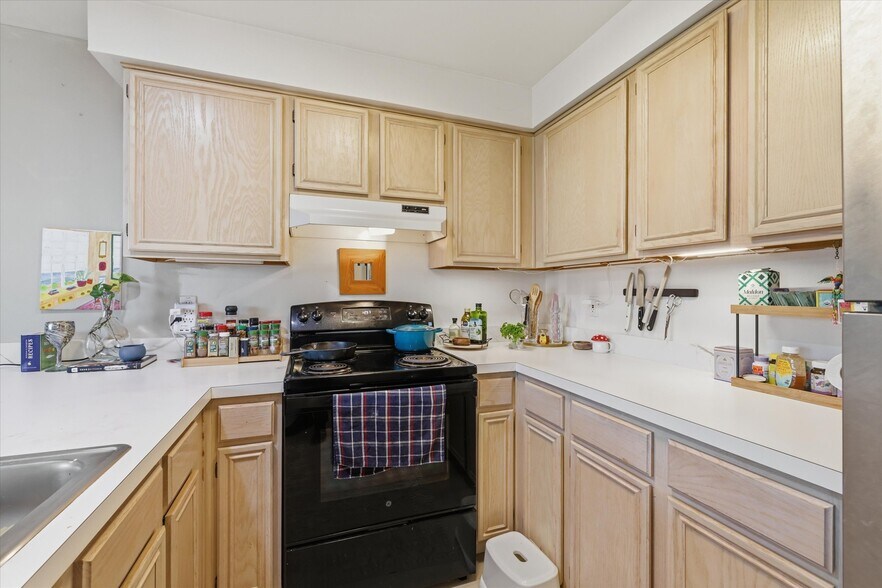 More Photos Of 8320 Lake City Way NE, Seattle Apartments For Sale