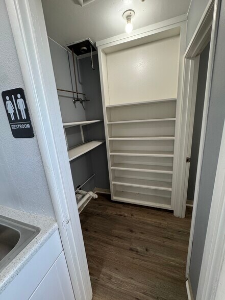 More Photos Of 2820 Broadmoor Ave, Concord Office For Sale