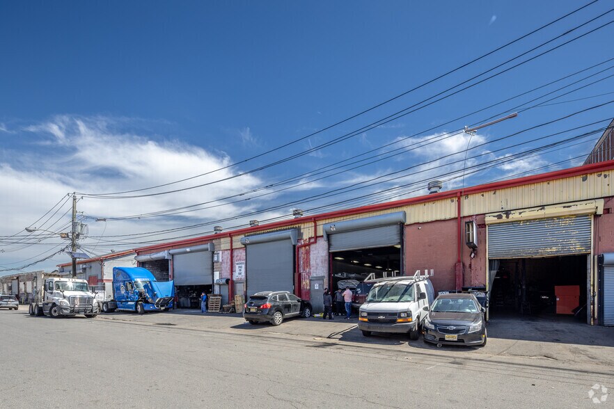 More Photos Of 234 Pacific St, Newark Service For Lease