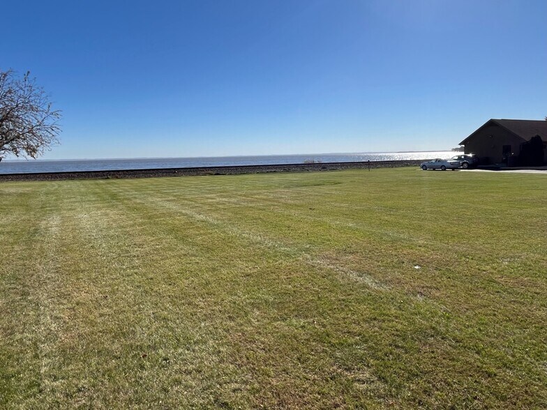 More Photos Of S Main St @ 17th Ave, Oshkosh Land For Sale