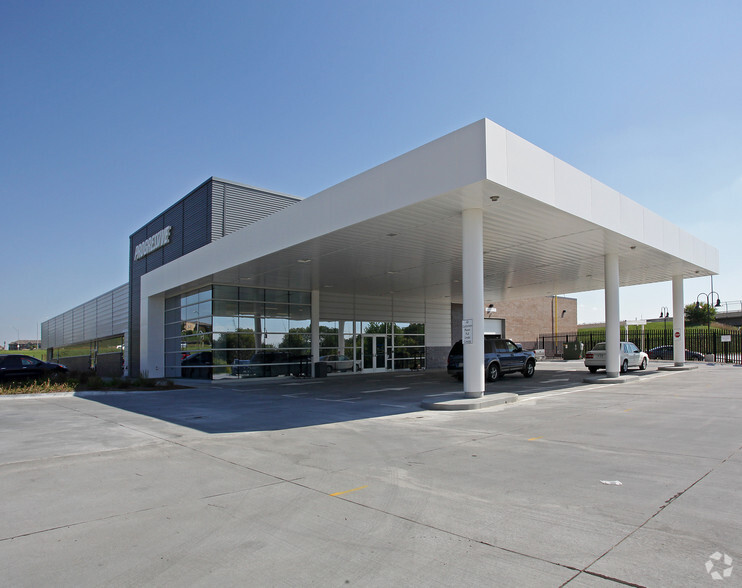 Primary Photo Of 11820 Harrison St, Omaha Showroom For Sale