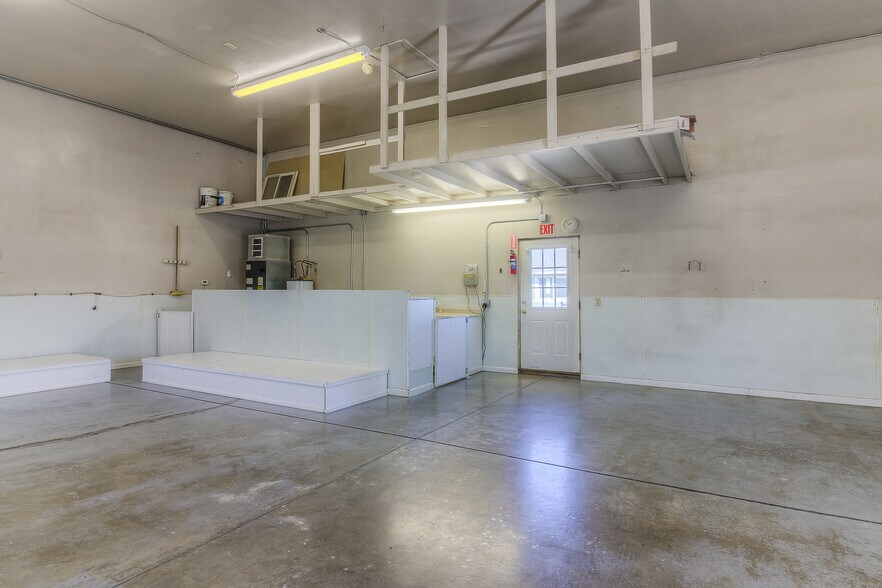 More Photos Of 2310 Terrace Heights Dr, Yakima Flex For Sale