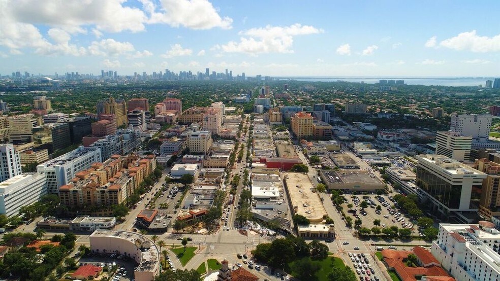 Primary Photo Of 374-384 Miracle Mile, Coral Gables Storefront For Lease