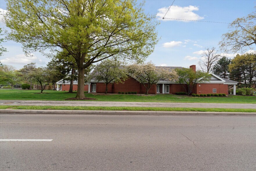 More Photos Of 3740 W Sylvania Ave, Toledo Medical For Sale