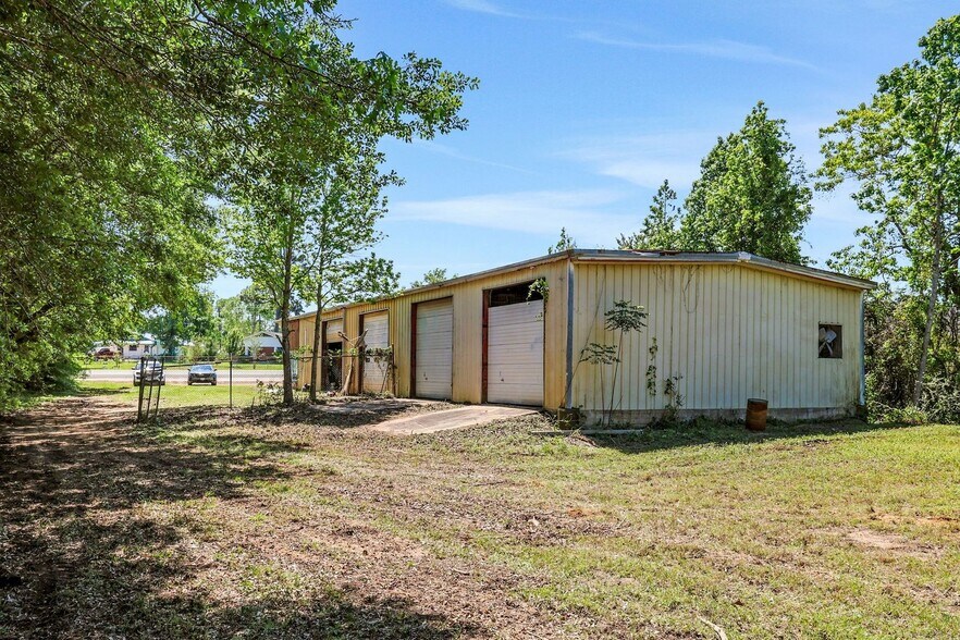 More Photos Of 13865 State Highway 156, Coldspring Service For Sale