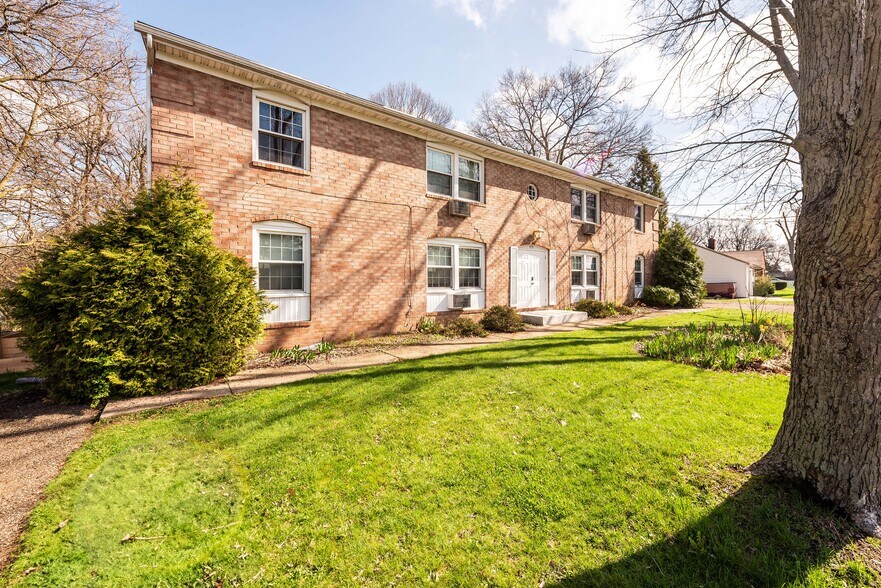 Primary Photo Of 839 34th St NW, Canton Apartments For Sale