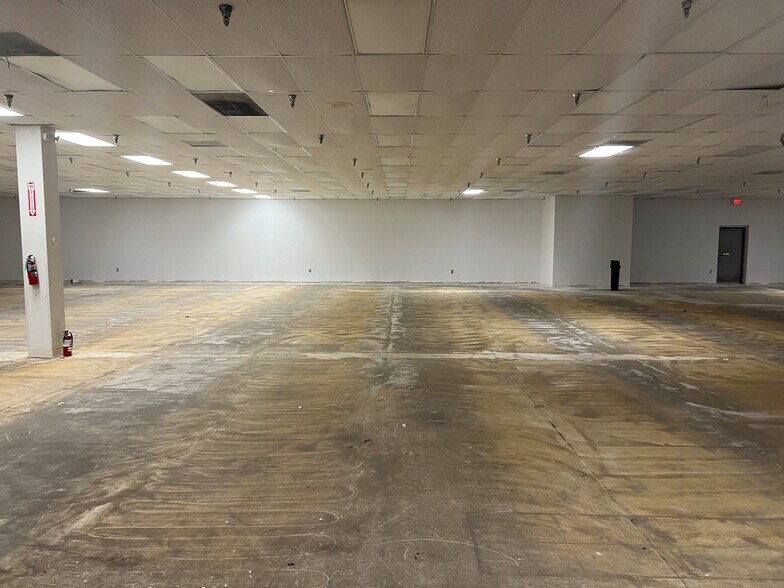 More Photos Of 1410-1502 Del Prado Blvd S, Cape Coral Unknown For Lease