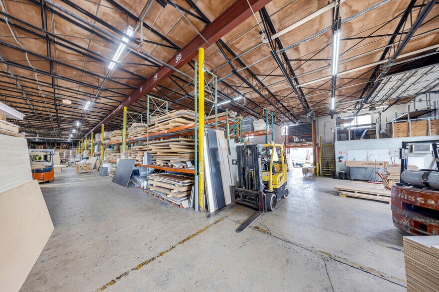 More Photos Of 7955 W 20th Ave, Hialeah Warehouse For Sale