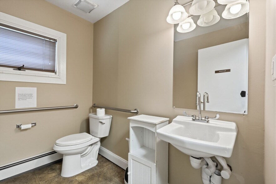 More Photos Of 3157 Mechanicsville Rd, Eddington Medical For Sale