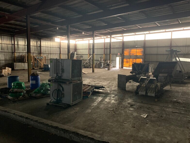 More Photos Of 1 Glass St, Bridgeton Warehouse For Sale