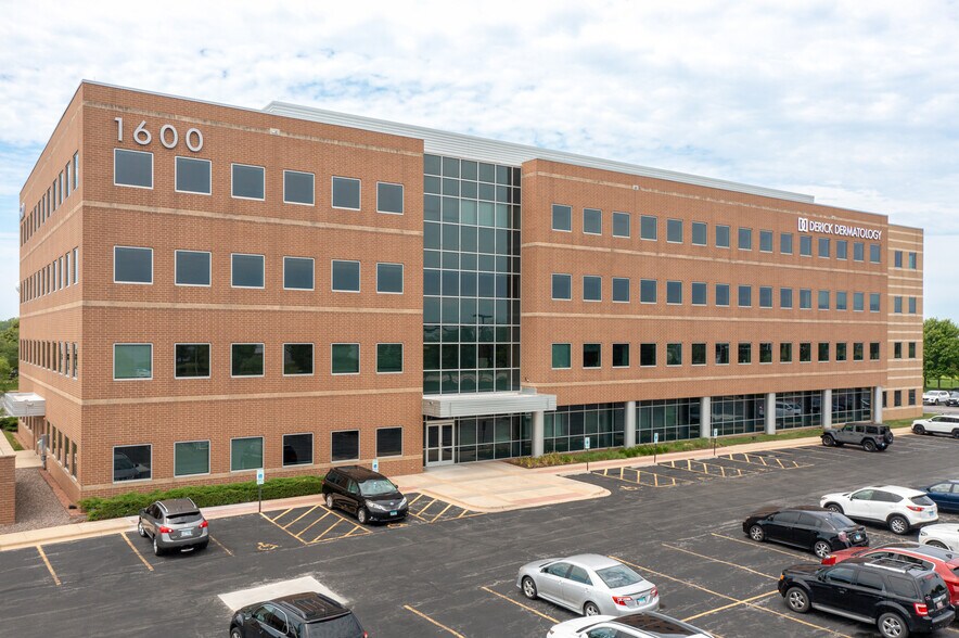 More Photos Of 1600 N Randall Rd, Elgin Medical For Lease