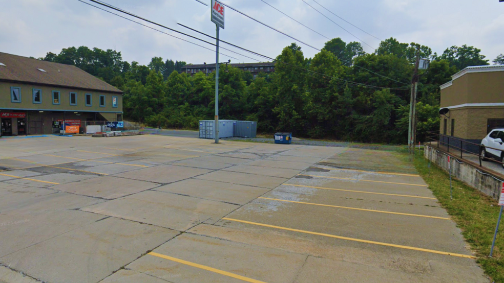 Primary Photo Of 1050 Maple Dr, Morgantown Parking Lot For Lease