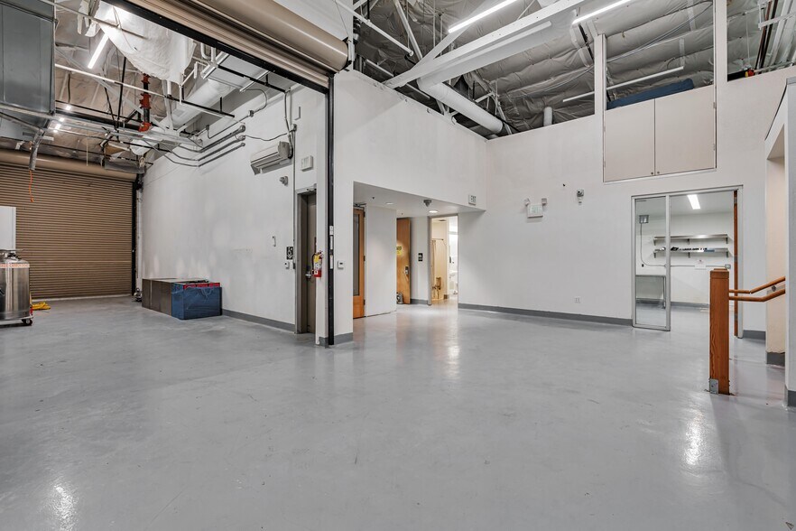 More Photos Of 1320-1326 9th St, Berkeley Warehouse For Sale