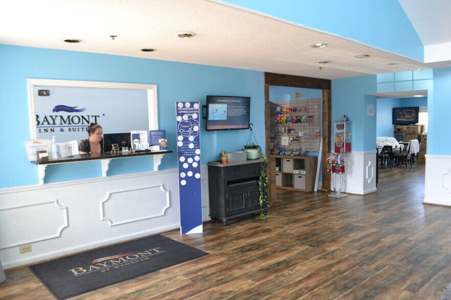 More Photos Of 100 PM Watson Dr, Dublin Hotel For Sale