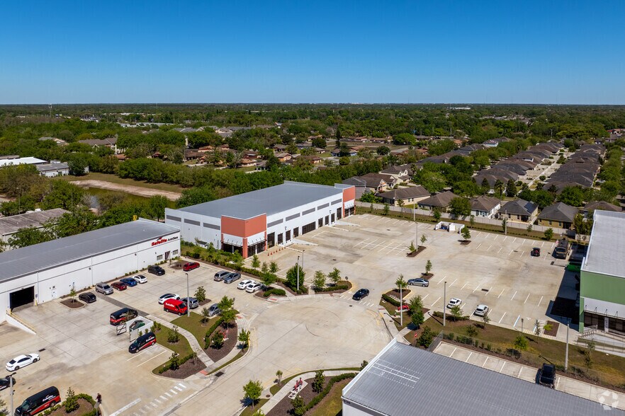 More Photos Of 6769 Curtis St, Orlando Warehouse For Lease