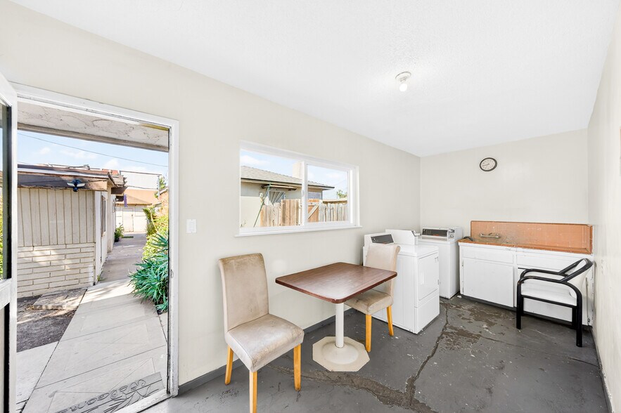 More Photos Of 15003 Larch Ave, Lawndale Apartments For Sale