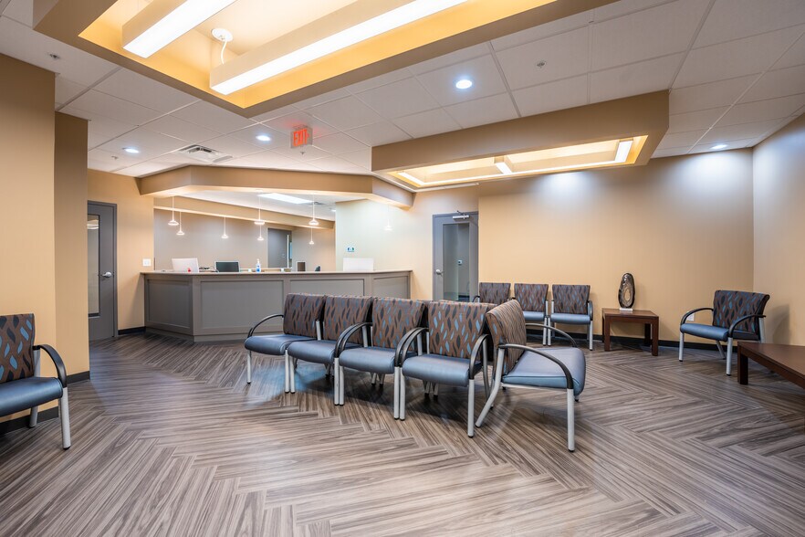 More Photos Of 5969 E Broad St, Columbus Medical For Lease