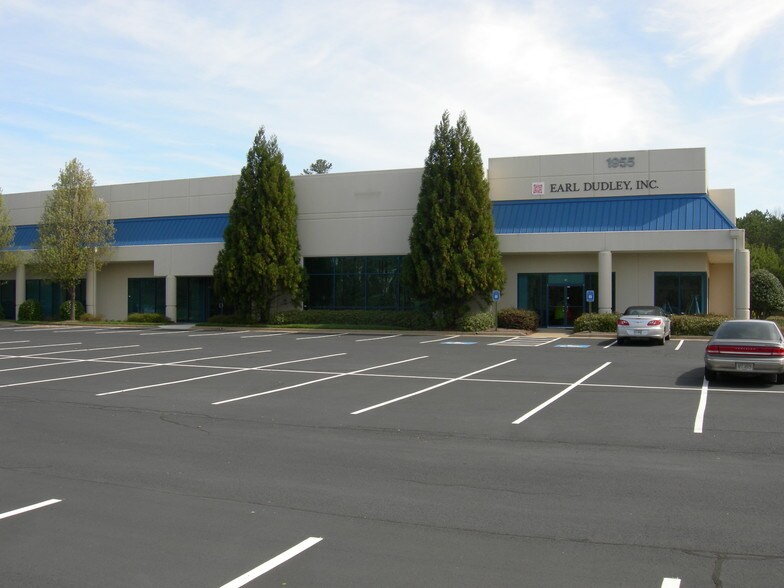 More Photos Of 1955 Evergreen Blvd, Duluth Flex For Lease