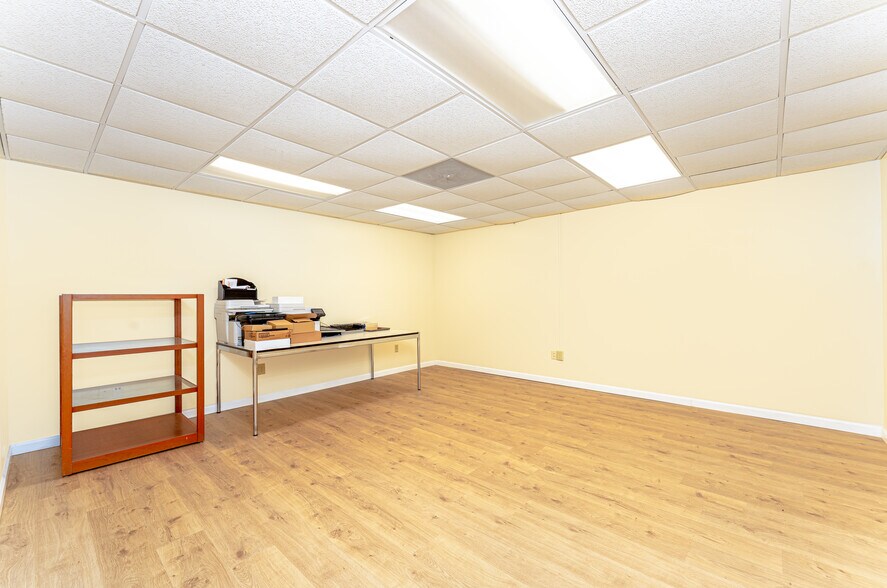 More Photos Of 540 E Main St, Branford Flex For Sale