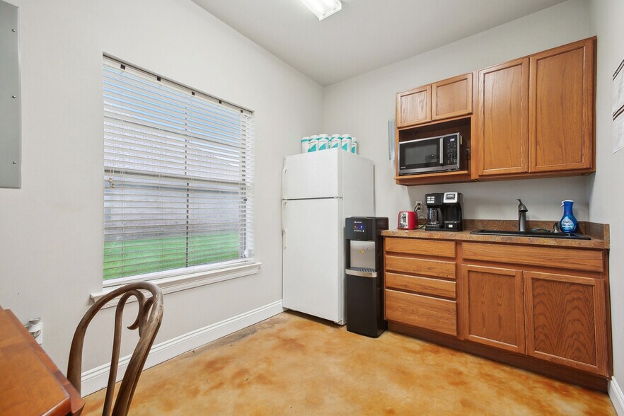 More Photos Of 568 Belle Terre Blvd, La Place Office For Sale