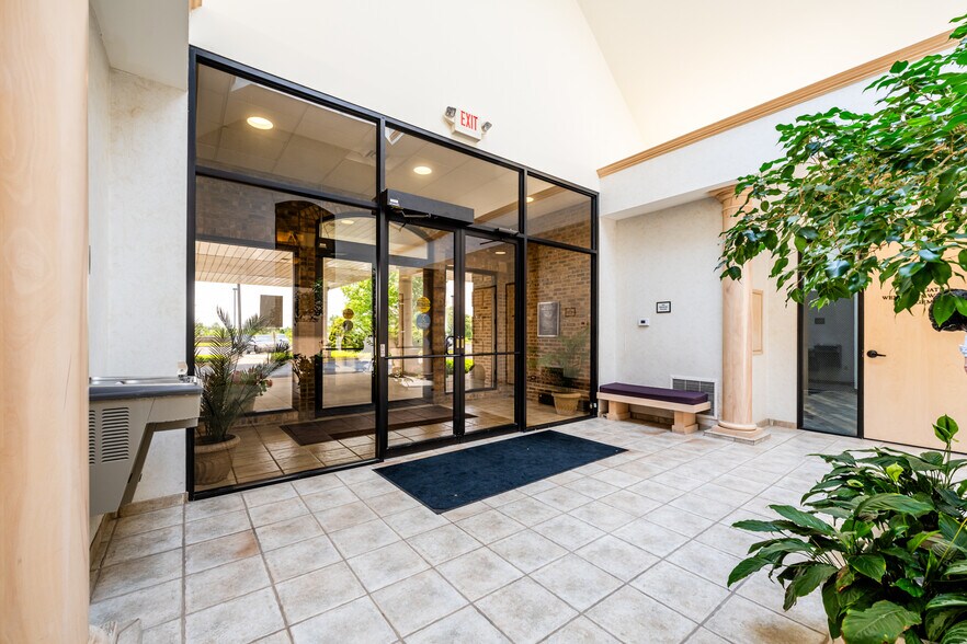 More Photos Of 3901 Stonegate Park, Saint Joseph Healthcare For Lease