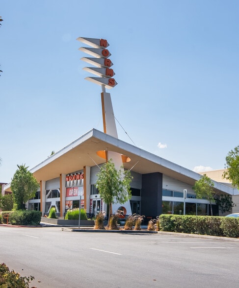 More Photos Of 1145 Renaissance Pky, Rialto Supermarket For Lease