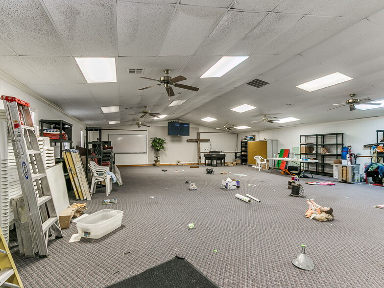 More Photos Of 809 SW 4th St, Moore Religious Facility For Sale
