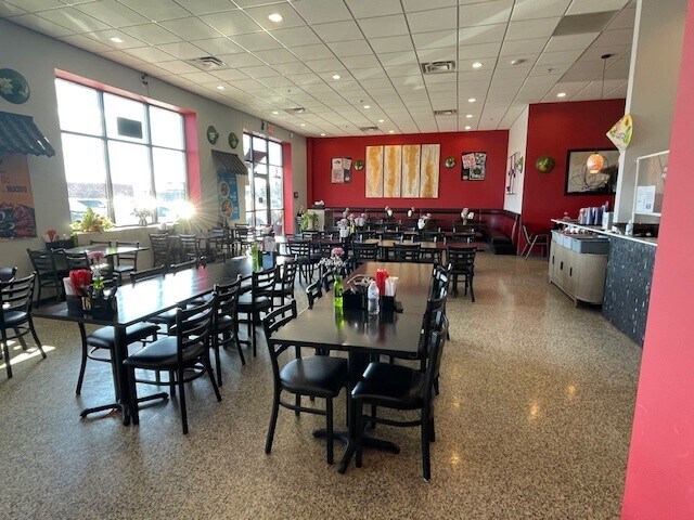 More Photos Of 11712 Ulysses St NE, Blaine Freestanding For Lease