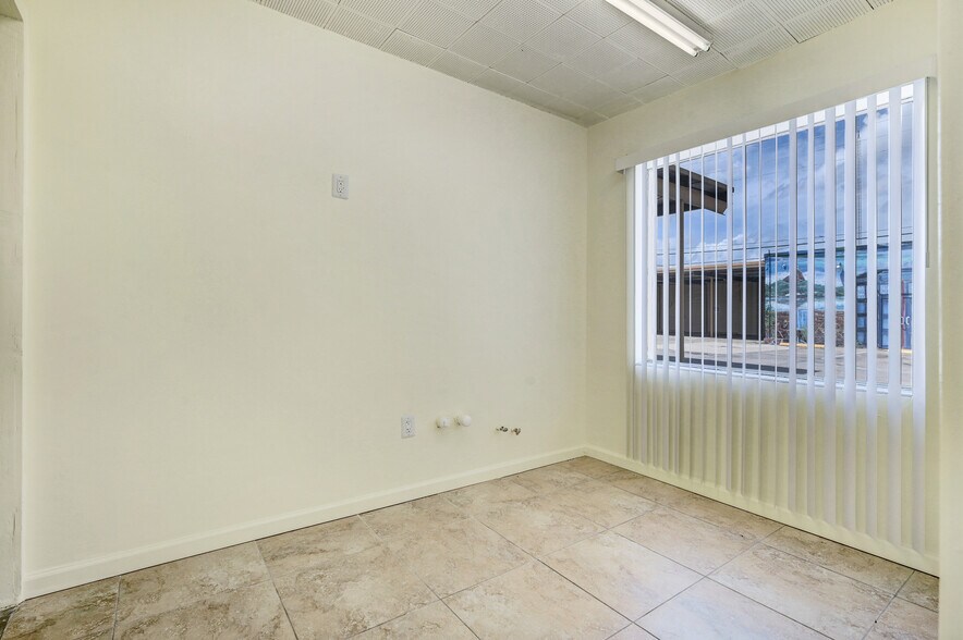 More Photos Of 117-137 Hughlett Ave, Cocoa General Retail For Sale