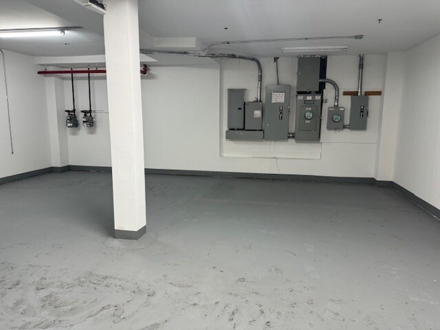 More Photos Of 9705 Rockaway Blvd, Ozone Park Storefront For Lease