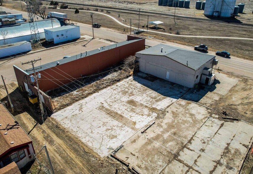 More Photos Of 618 1st Ave, Deer Trail Restaurant For Sale