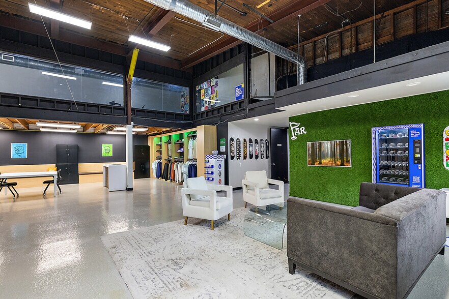 More Photos Of 22007 Woodward Ave, Ferndale Loft Creative Space For Sale