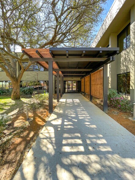 Primary Photo Of 3901 Manhattan Dr, Tyler Office For Lease