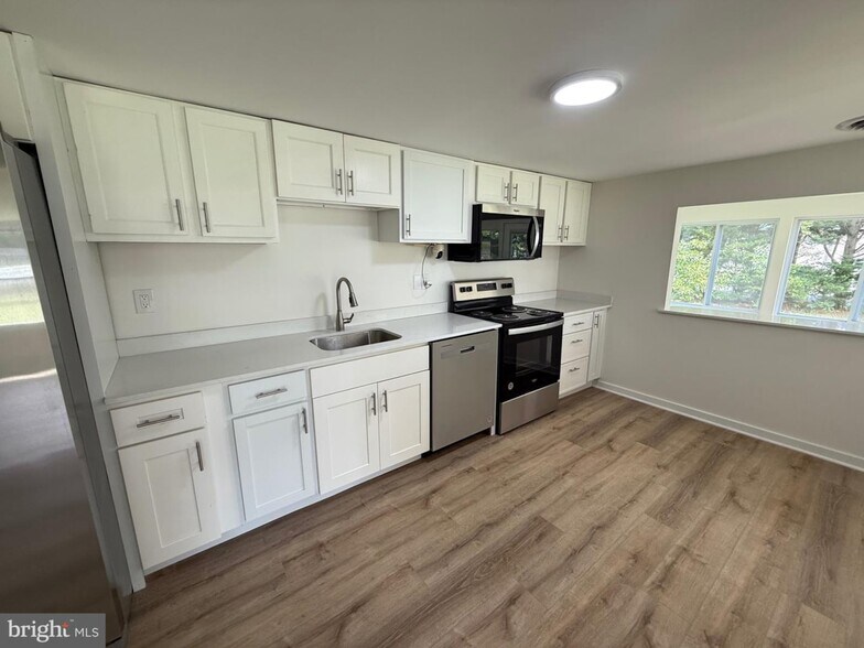 More Photos Of 14679 Coastal Hwy, Milton Office For Lease