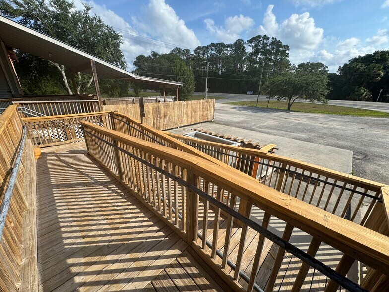 More Photos Of 800 N State St, Bunnell Storefront For Lease